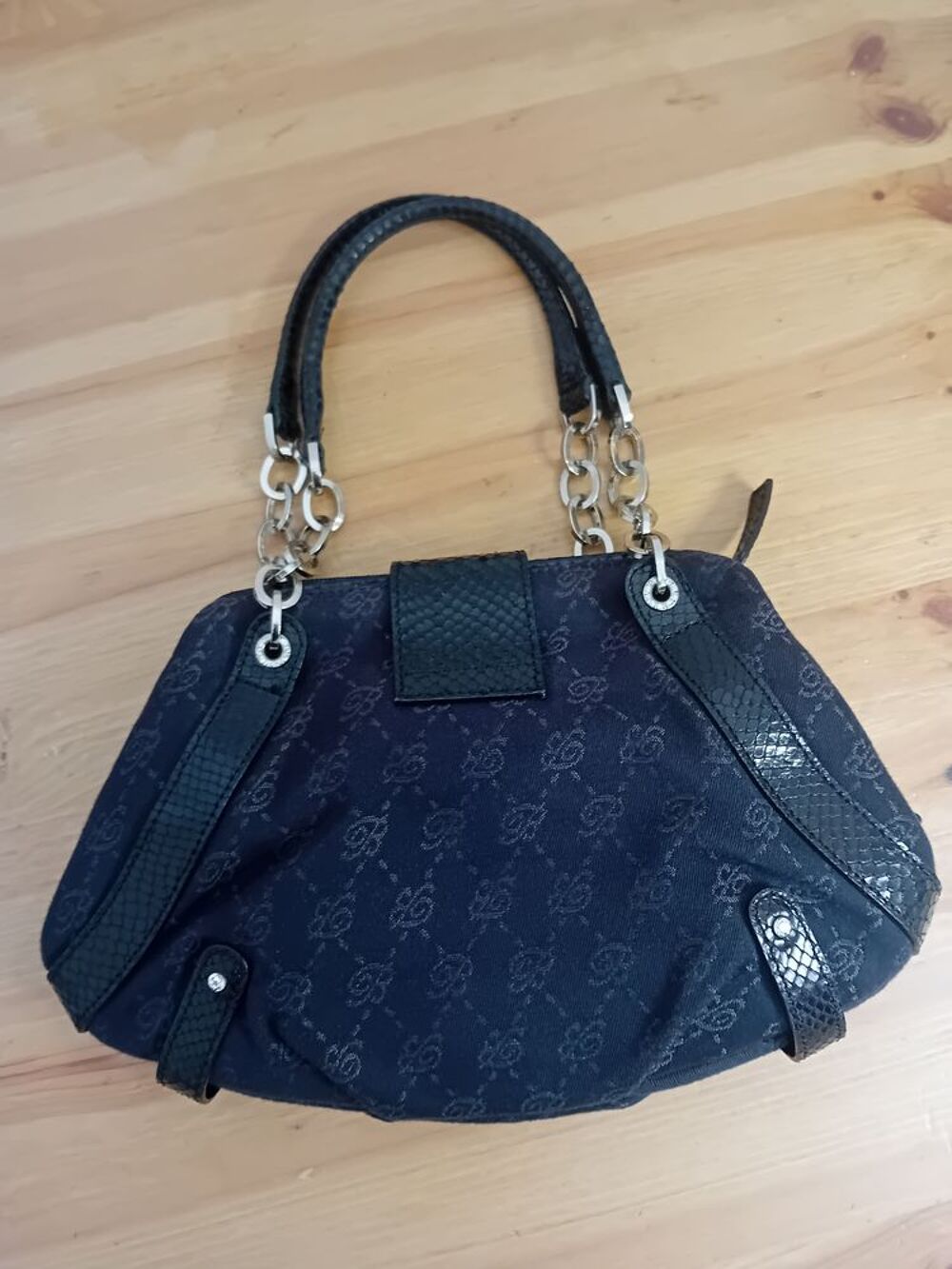 SAC a main Blumarine de couleur noir . Maroquinerie