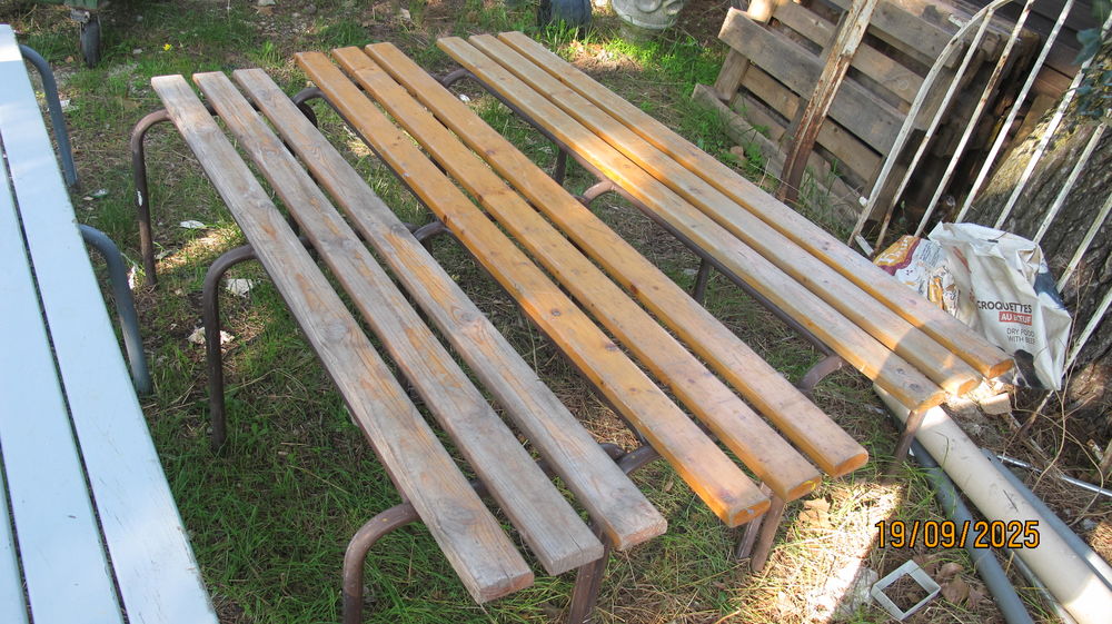 Bancs de jardin en fer et bois tr&egrave;s solides Jardin