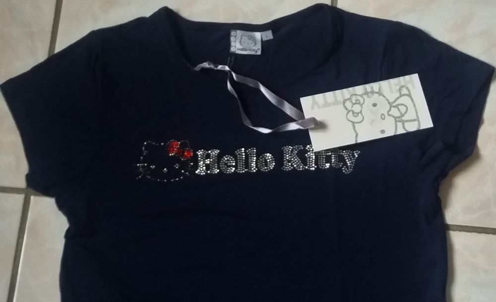 Tee shirt bleu marine et strass Hello Kitty neuf - T 38 - 40 Vêtements