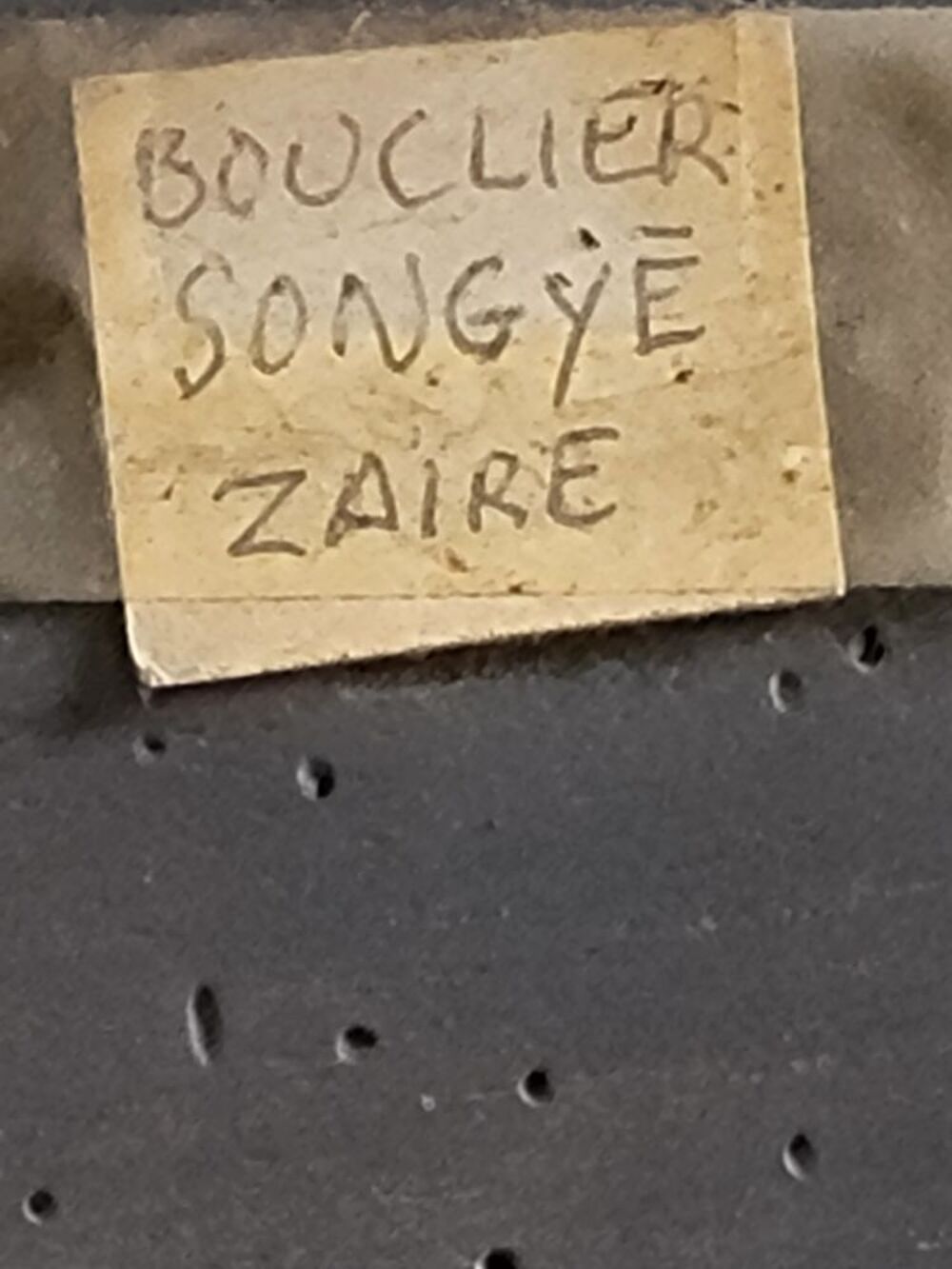 Bouclier tribal zaire 