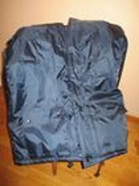 Anorak neuf bleu marine bien chaud 15 Mérignies (59)