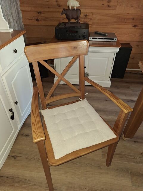 Chaises en bois 
Chaises en bois
15 Saint-Lger (62)