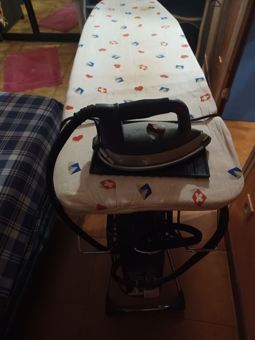 Table de repassage. Electroménager