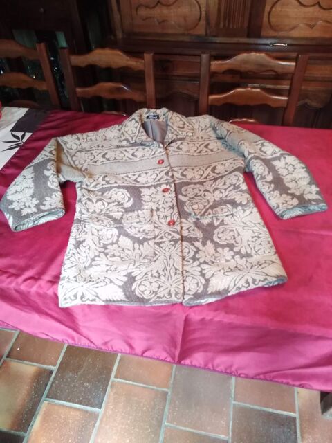 Veste beige et marron taille 42 20 Avermes (03)