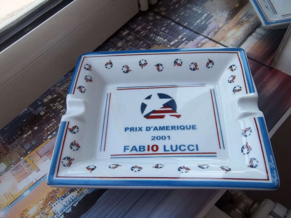 Cendrier publicitaire sign&eacute; Fabio LUCCI prix d'Am&eacute;rique 2001 