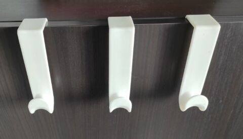 Porte-manteaux amovibles plastiques (sur porte) 3 Metz (57)