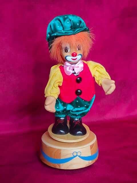 Clown musical hauteur 27 cm 10 Avermes (03)