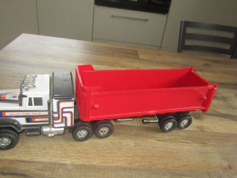 CAMION BENNE Auray (56)
