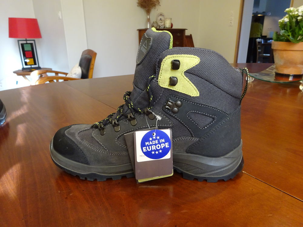CHAUSSURES DE MARCHE de MARQUE Mc KINLEY Taille 42 Chaussures