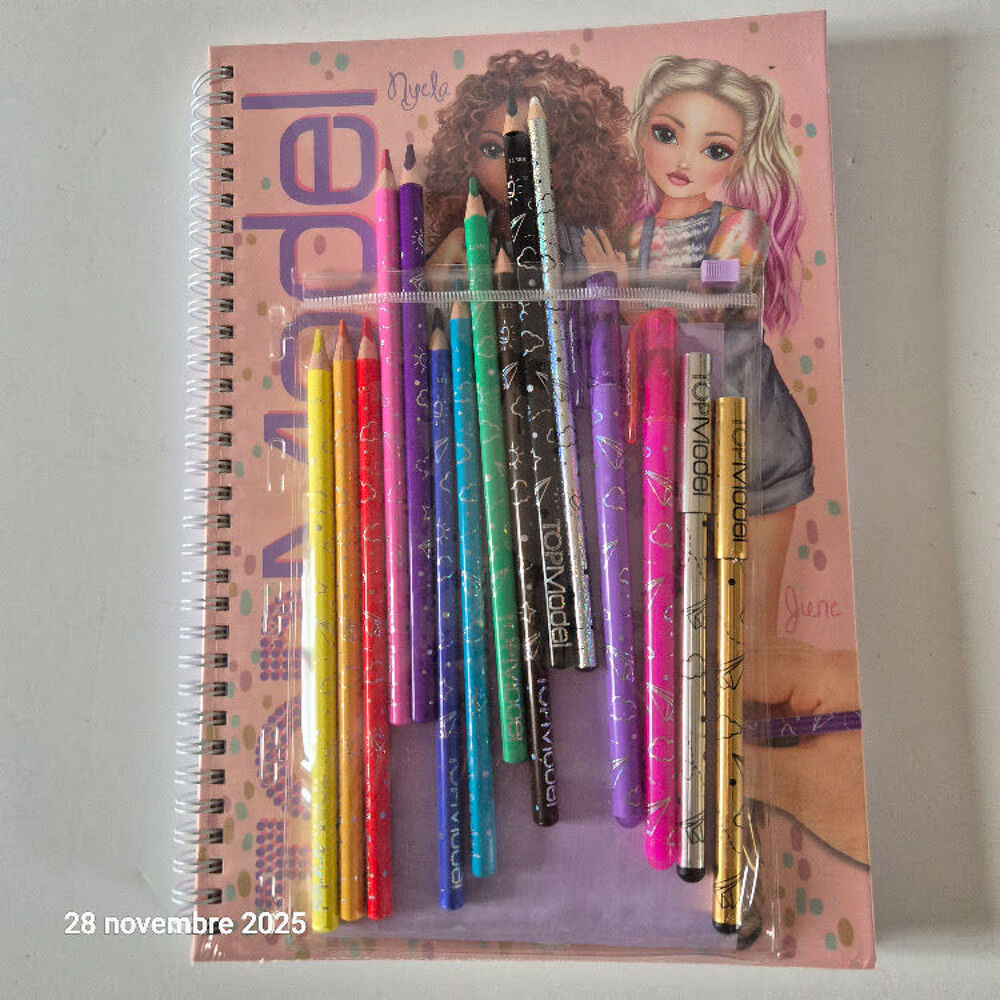 Coloriage avec 10 crayons et 4 stylos, Top Model pour invent Jeux / jouets