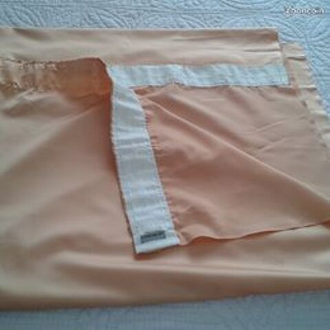 Double rideaux pour deux fen�tre, couleur saumon 70 Saint-Marcel (71)