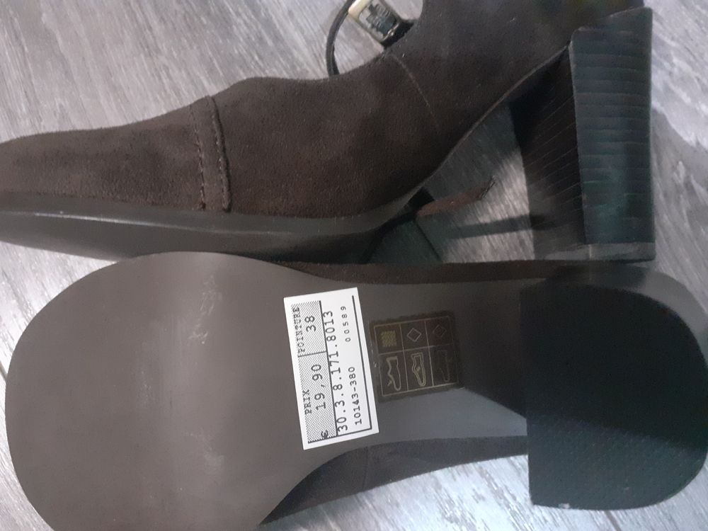 Chaussures/Escarpins &Eacute;l&eacute;gantes &agrave; Talons d'Agn&egrave;s Flo - Neuve Chaussures