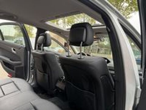 Classe E E 350 CDI 3.0 V6 231CV BLUETEC AVANTGARDE EXECUTIVE 7GTRO+ 2009 occasion 69200 V&eacute;nissieux
