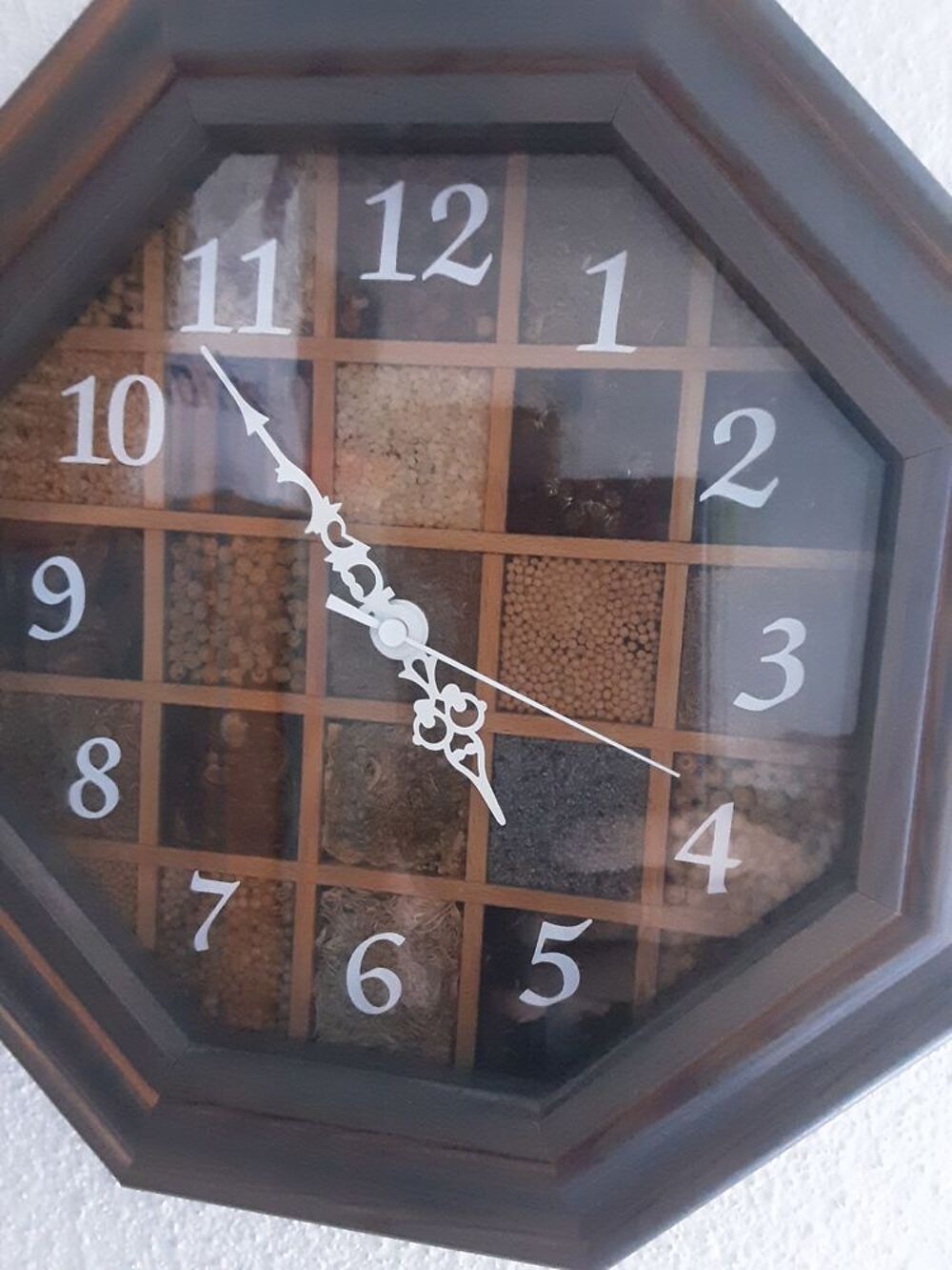 HORLOGE MURALE OCTOGONALE DE LA MARQUE **DOMAINE DU G&Eacute;NIAL Bijoux et montres