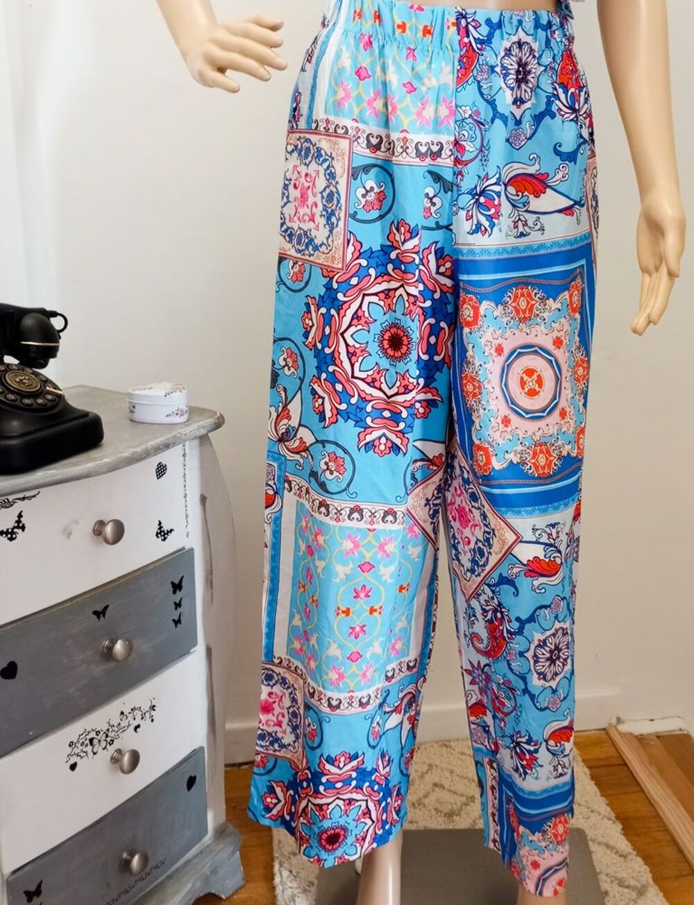 Tr&egrave;s joli ensemble fluide Vêtements