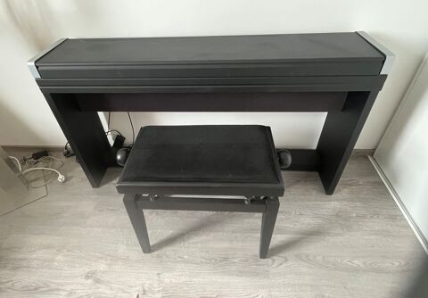 piano numrique et banquette 590 Gurande (44)