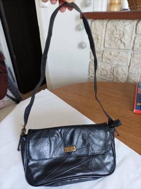 Sac bandouli�re en cuir   Beaugency   8 Troyes (10)