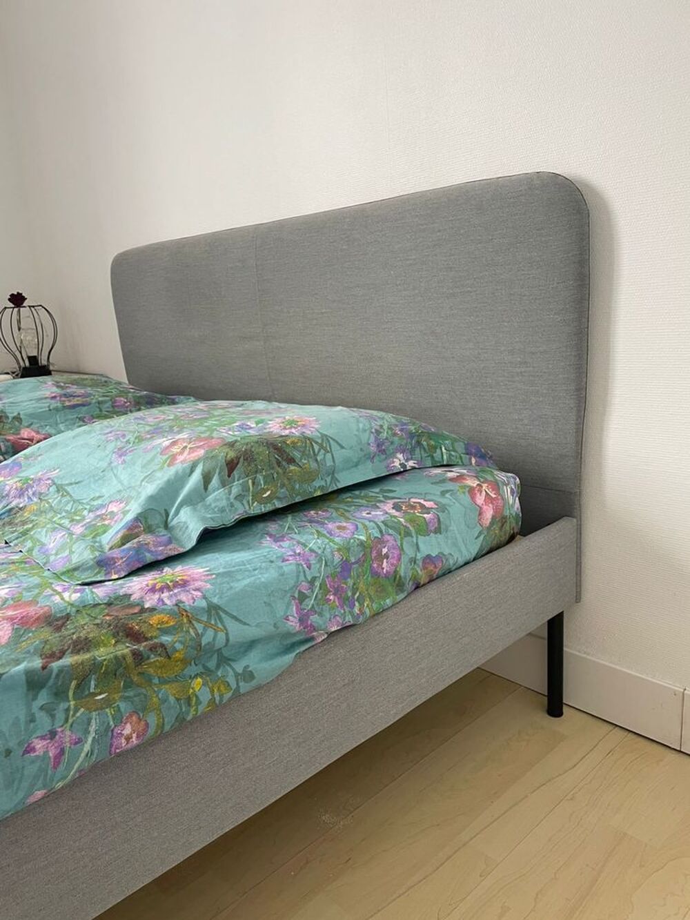 Sommier + matelas 140x200 + 2 oreillers + Couette - 200 € Meubles