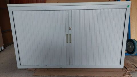 Armoire basse mtallique grise  rideaux 110 Nantes (44)