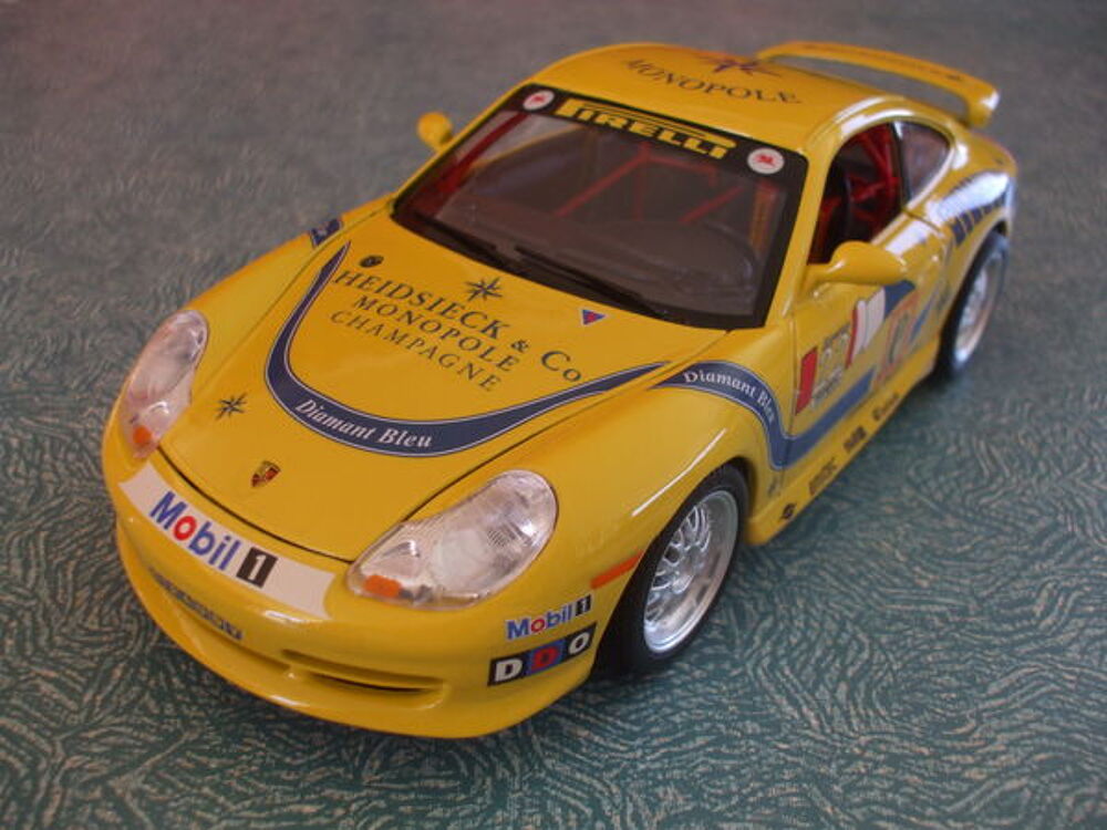 PORSCHE 911 CARRERA RACING DE 1993 JAUNE 
Jeux / jouets