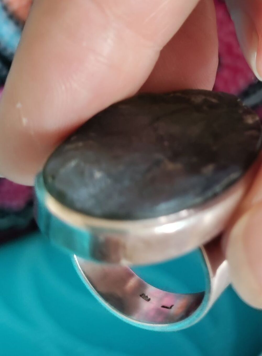 Bague r&eacute;glable argent massif et labradorite brute Bijoux et montres