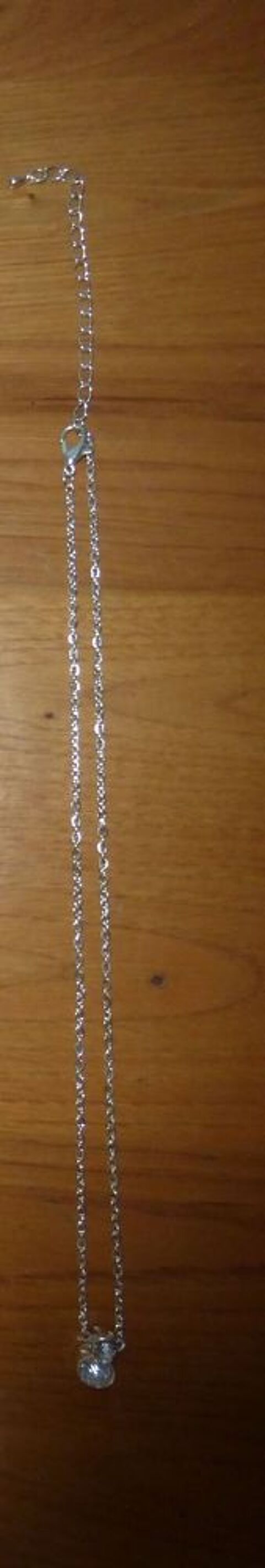 COLLIER / CHAINE avec PENDENTIF fantaisie 1 Doussard (74)