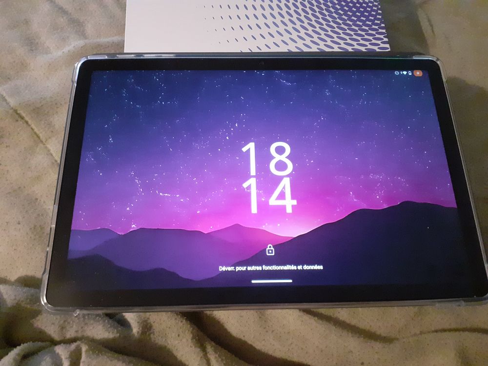 Tablette tactile casi neuve. Servi qu'une fois. Téléphones et tablettes