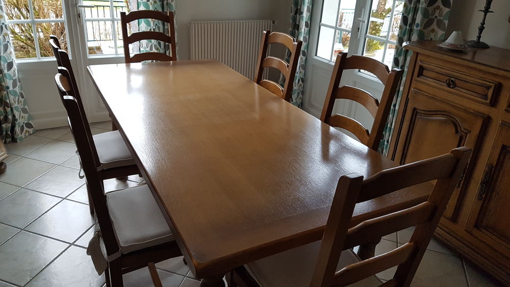 Ensemble table et chaises en ch&ecirc;ne massif Meubles
