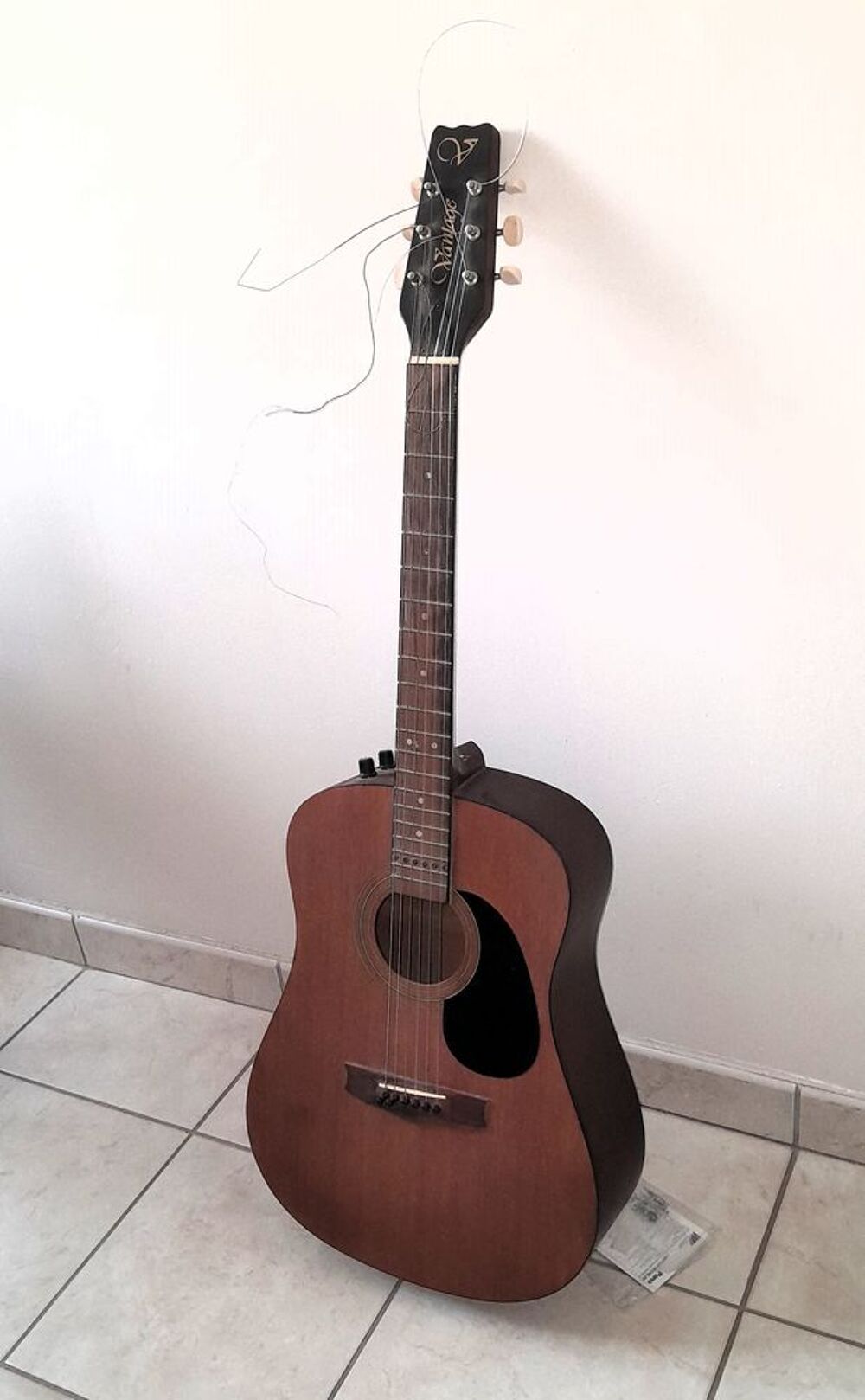 GUITARE Instruments de musique
