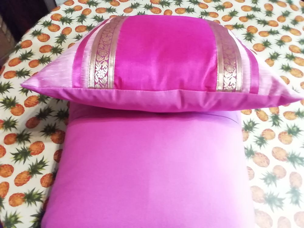 2 coussins neufs style oriental Maroquinerie