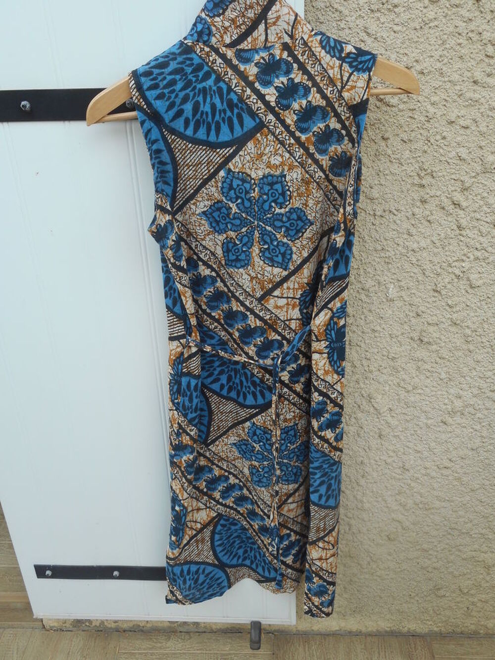 Robe d'&eacute;t&eacute; bleu et beige Vêtements
