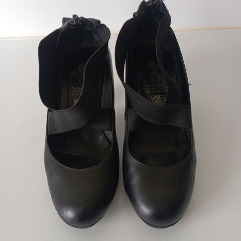 Escarpin en cuir noir 20 Saint-Georges-d'Esp�ranche (38)