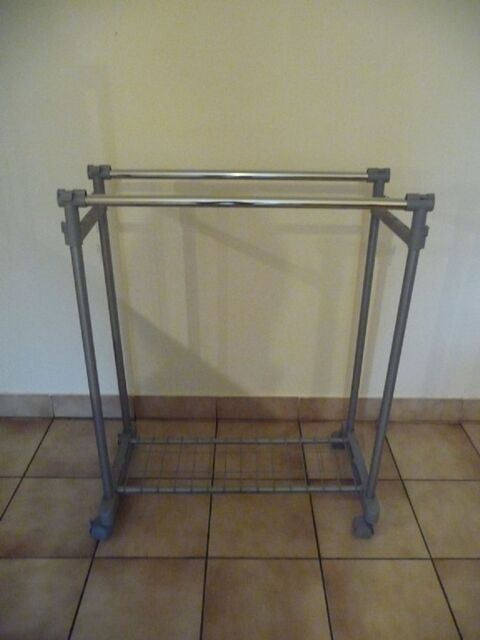 Portant double barre 4 roulettes plus 1 tagre - Neuf 49 Celles-sur-Belle (79)