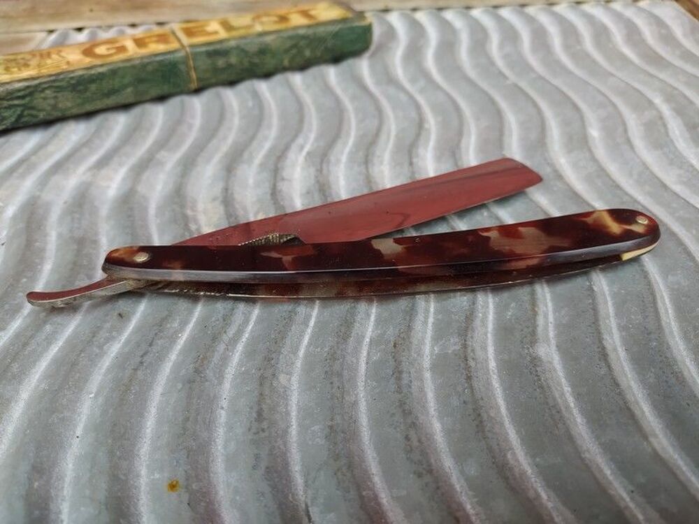 Ancien Rasoir Le Grelot Hospital M&eacute;daille d'Or 