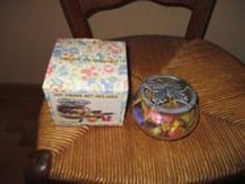 Pot pourri avec fleurs artificielles ou autre 0 M�rignies (59)