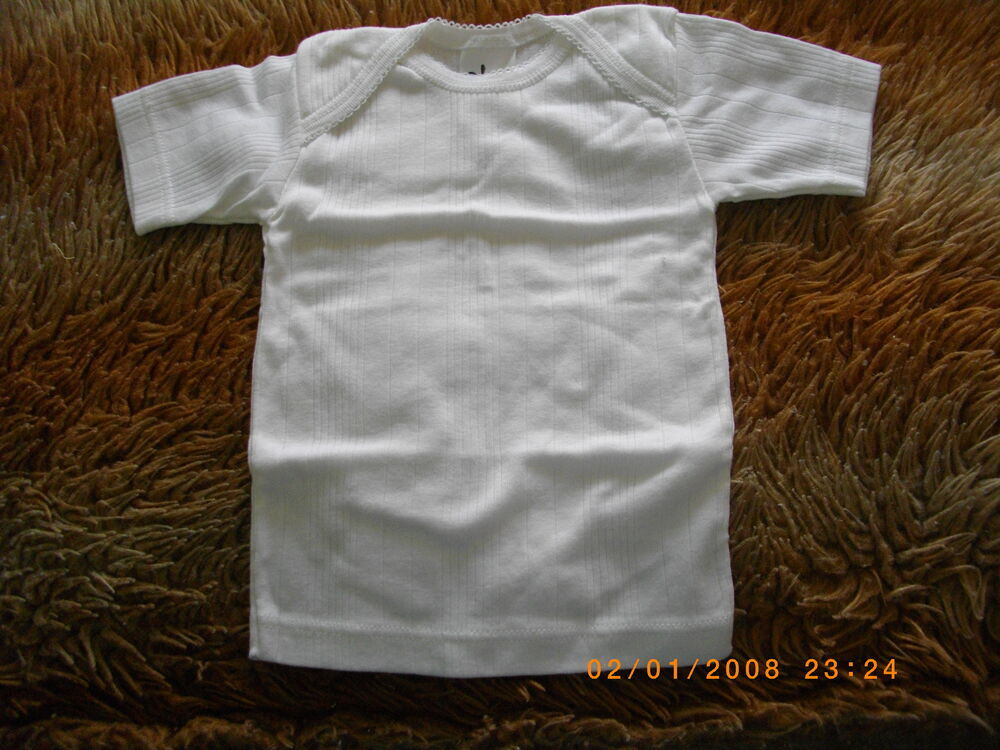 Trois tee-shirts blancs - Taille : 2 ans Puériculture