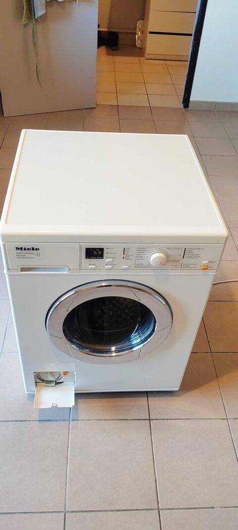 machine a lave 270 Villeneuve-de-Berg (07)