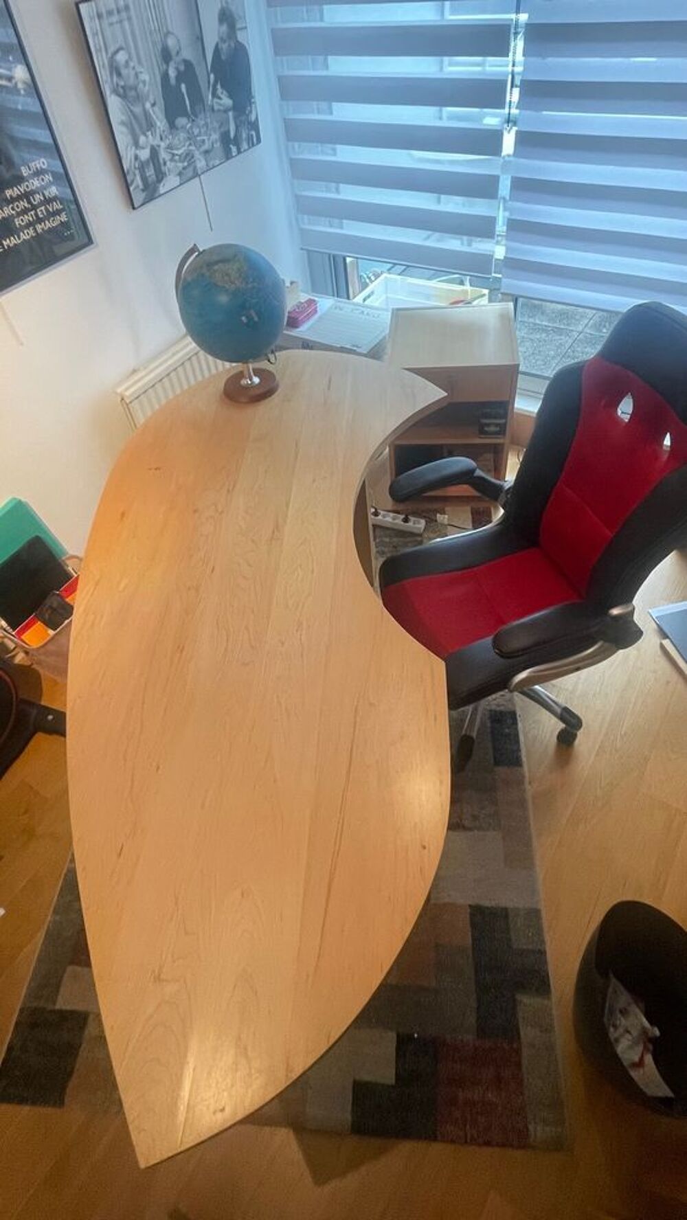 Bureau de direction avec plateau en &eacute;rable
Meubles