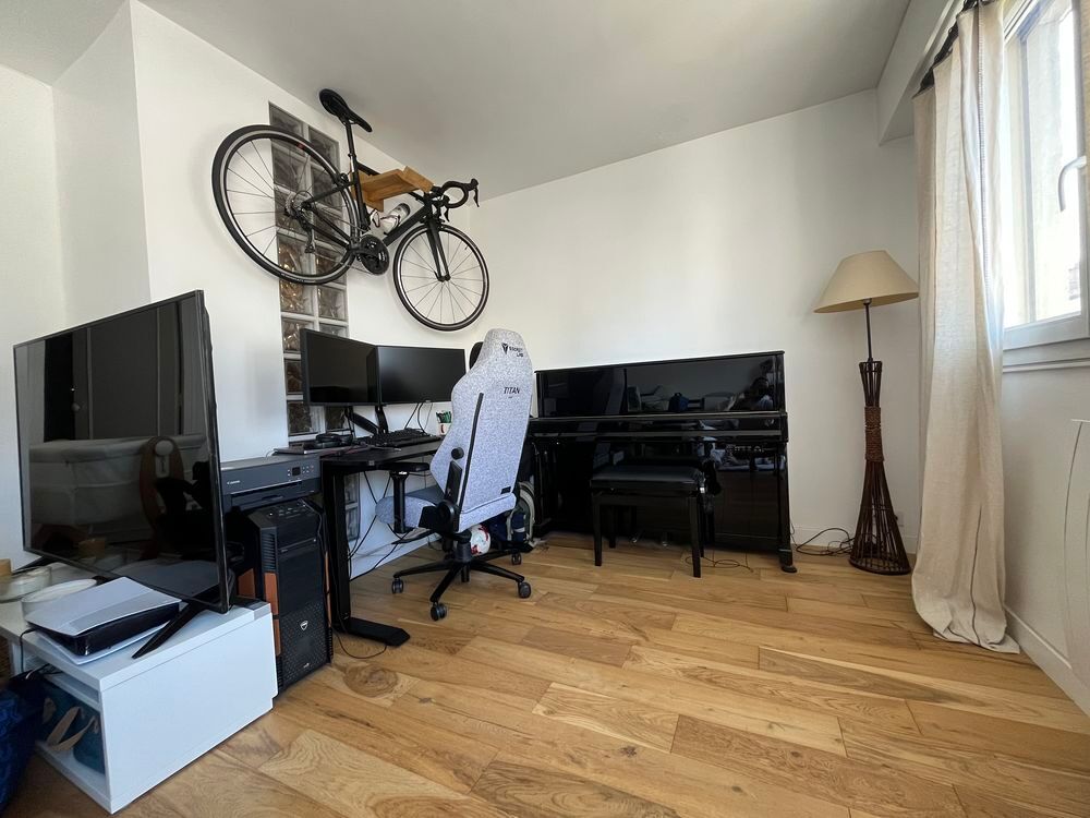 Vente Appartement T2 traversant de 48m2 avec balcon à Paris 18ème Paris 18