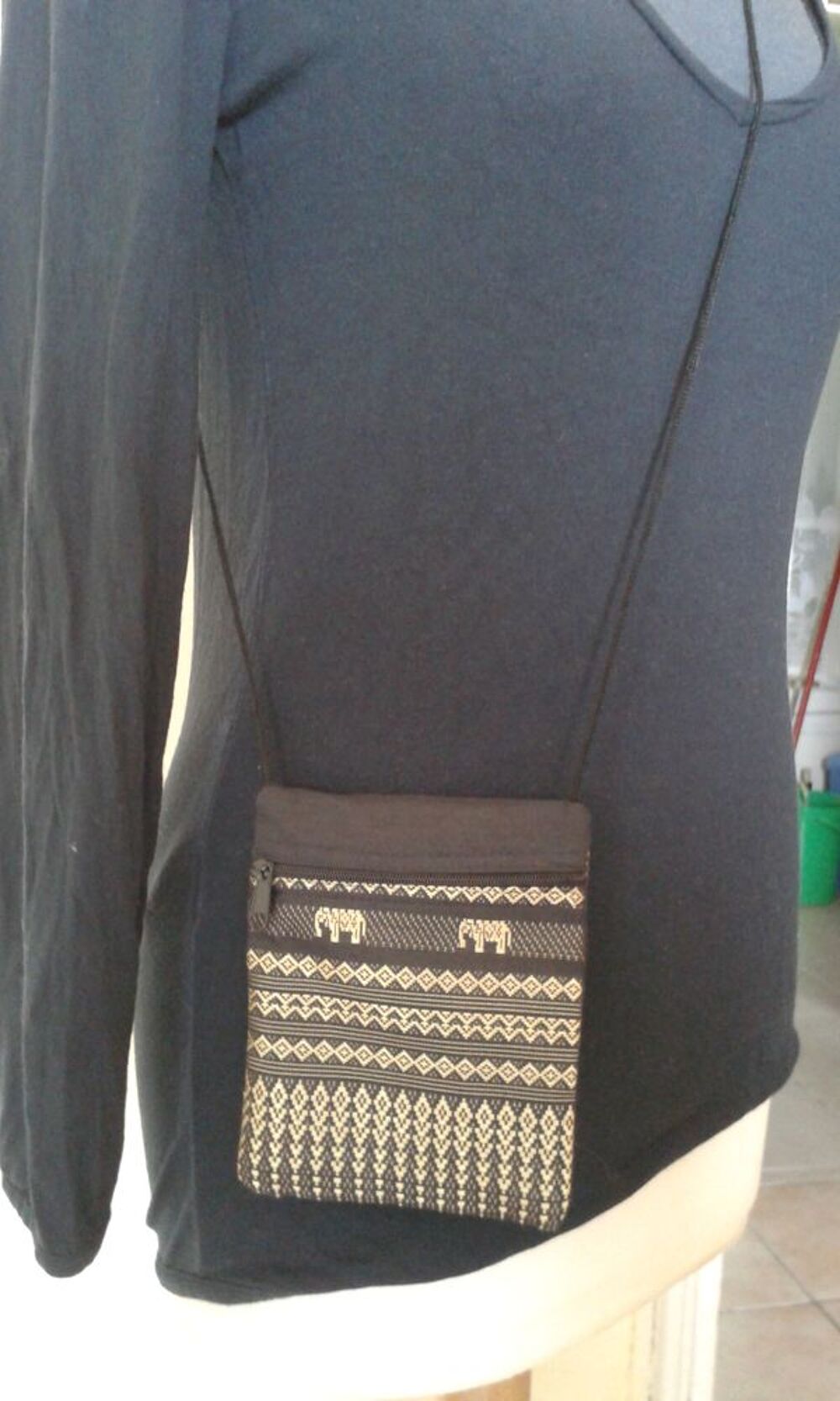Petit Sac Pochette indienne tissus noir neuf Maroquinerie