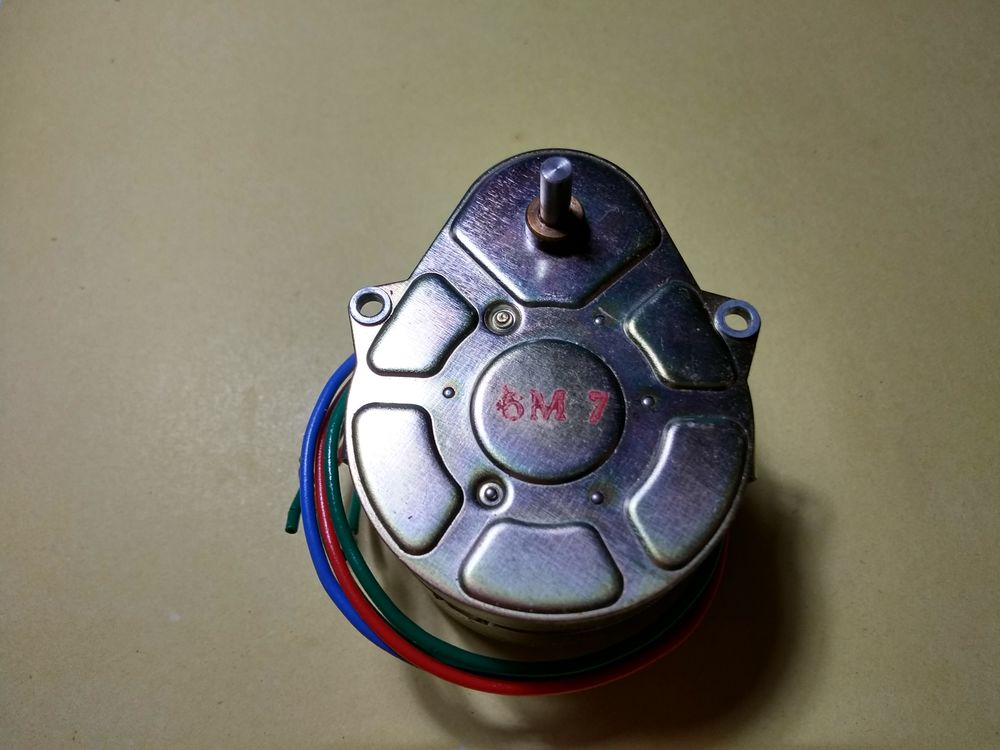 Motor&eacute;ducteur Crouzet NEUF Bricolage
