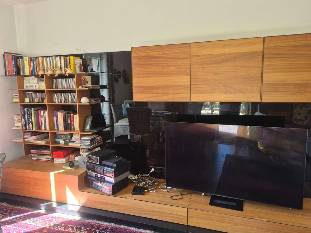 Beau meuble biblioth&egrave;que et t&eacute;l&eacute; Meubles