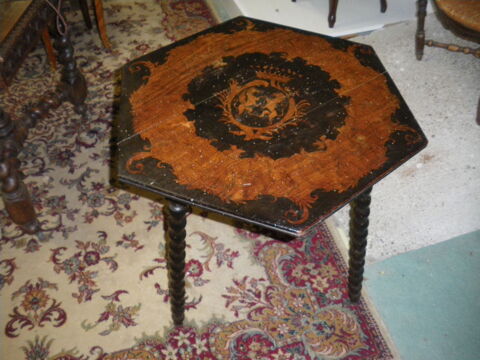 Guridon tripode ancien 160 Chteau-l'vque (24)