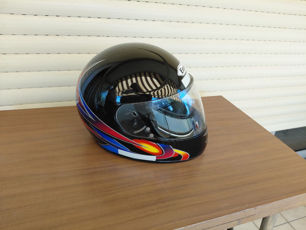 Casque XL &eacute;tat neuf Sports