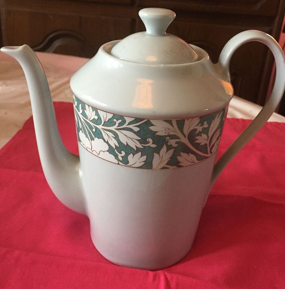 Ensemble Th&eacute;i&egrave;re, sucrier et cr&eacute;mier en porcelaine de Sologne Décoration