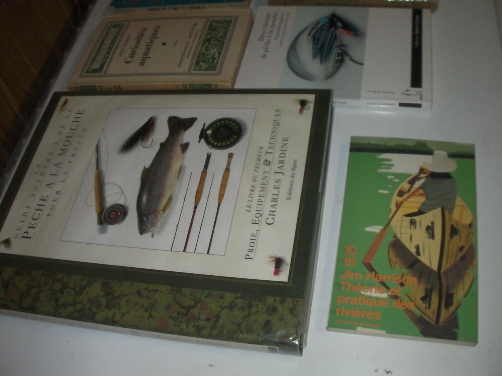 8 livres de p&ecirc;che N&deg; 205 &agrave; 212 Livres et BD