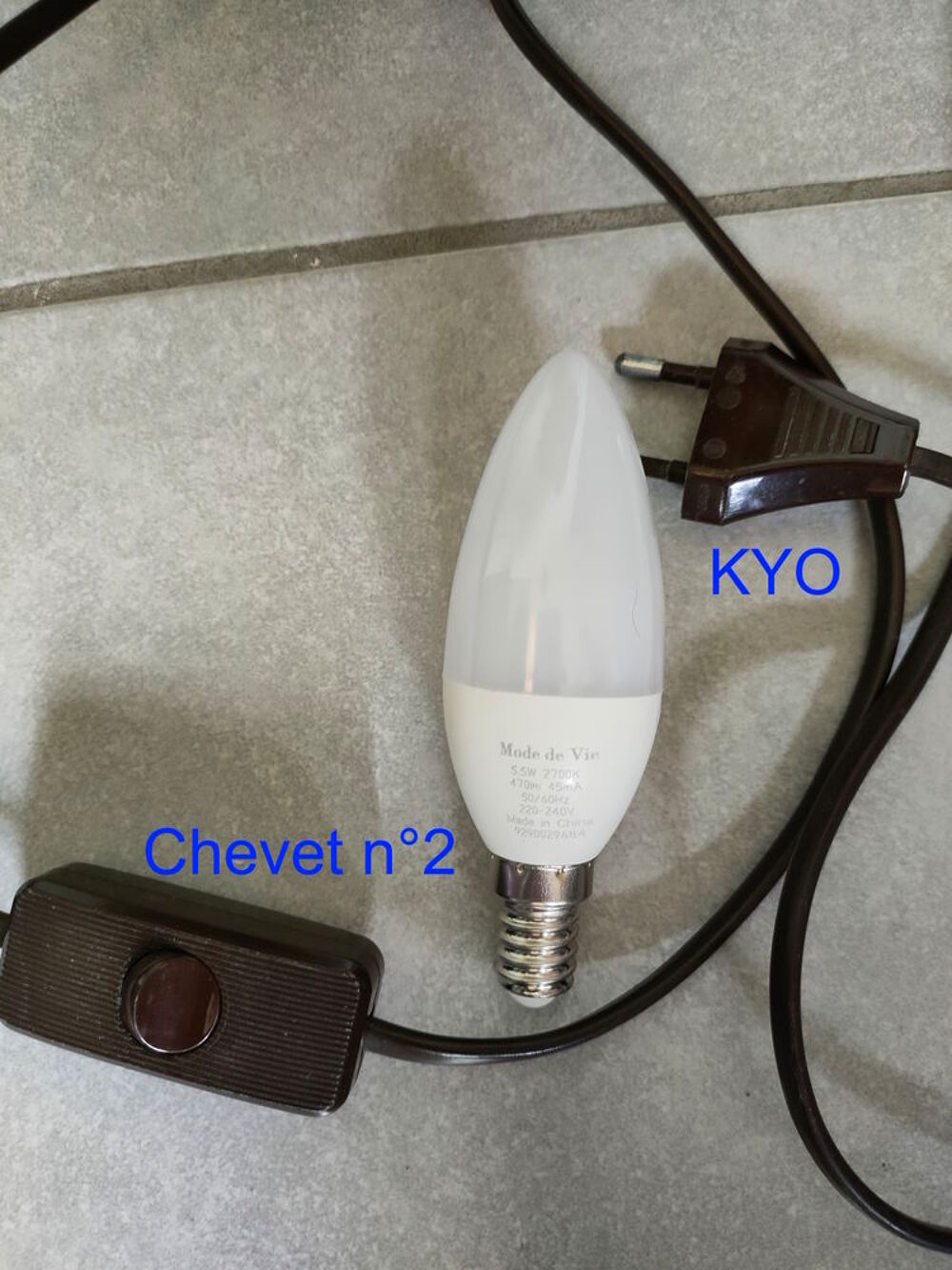 Lampe chevet conique bois &agrave; poser, abat-jour marron tissu Décoration