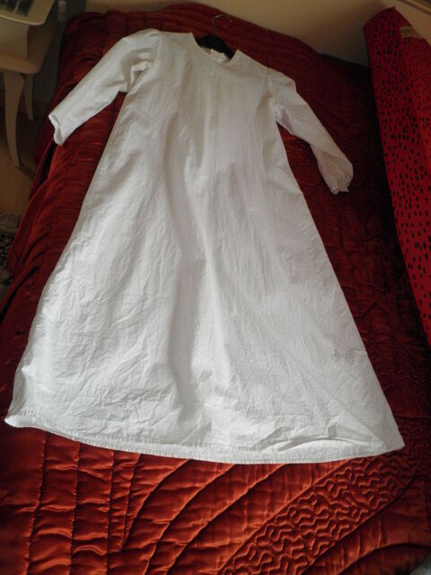 chemise de nuit ancienne pour fillette 13 Guer (56)