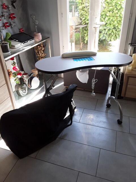 Table manucure Portet-sur-Garonne (31)