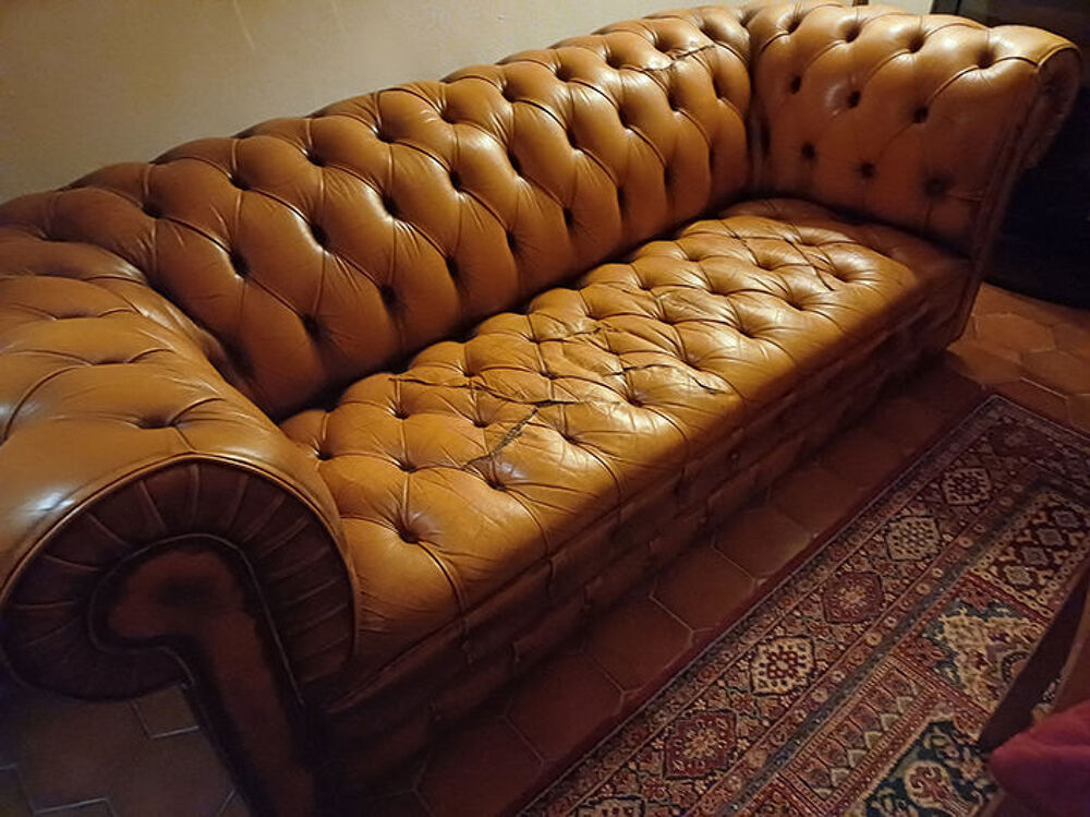 Canap&eacute; &quot;Chesterfield&quot; Meubles